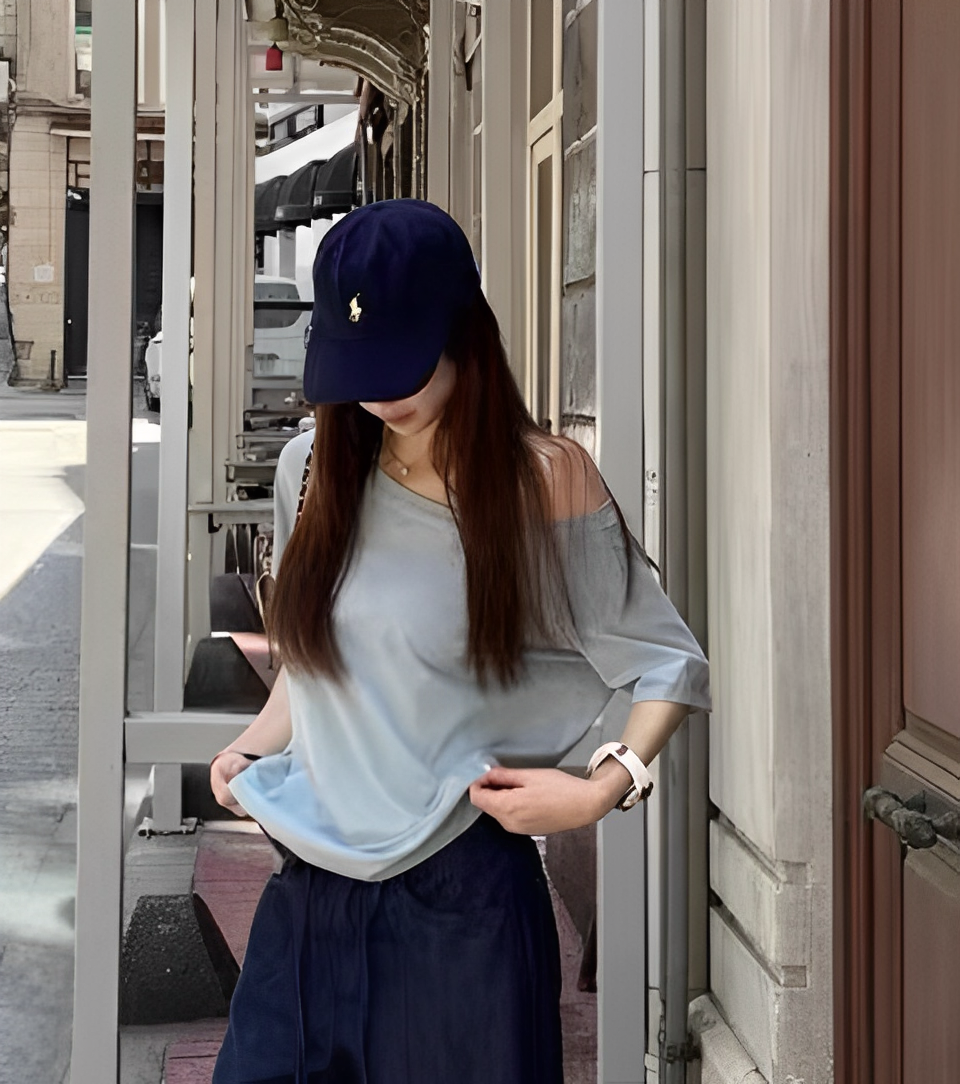 ワンショルダーTシャツ